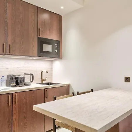 Sublime Refurbished Apartment